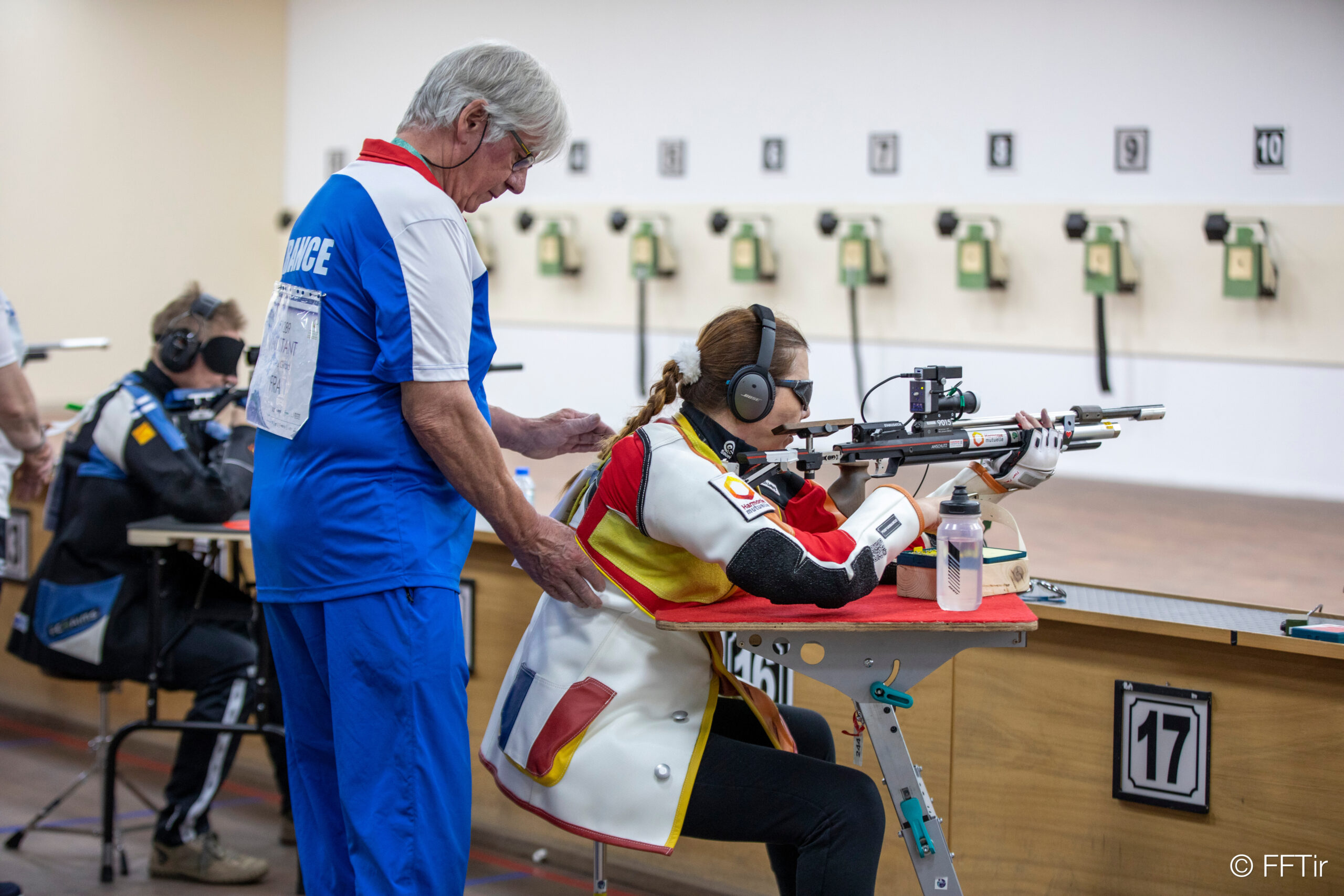 Photo: Christelle Girard Avec en assistant Maurice Mastier, lors du match de qualification à Al-Aïn UAE Championnat du Monde WSPS 2022.

Photo: Christelle Girard With Maurice Mastier as assistant, during the qualifying match in Al-Aïn UAE WSPS World Championship 2022.