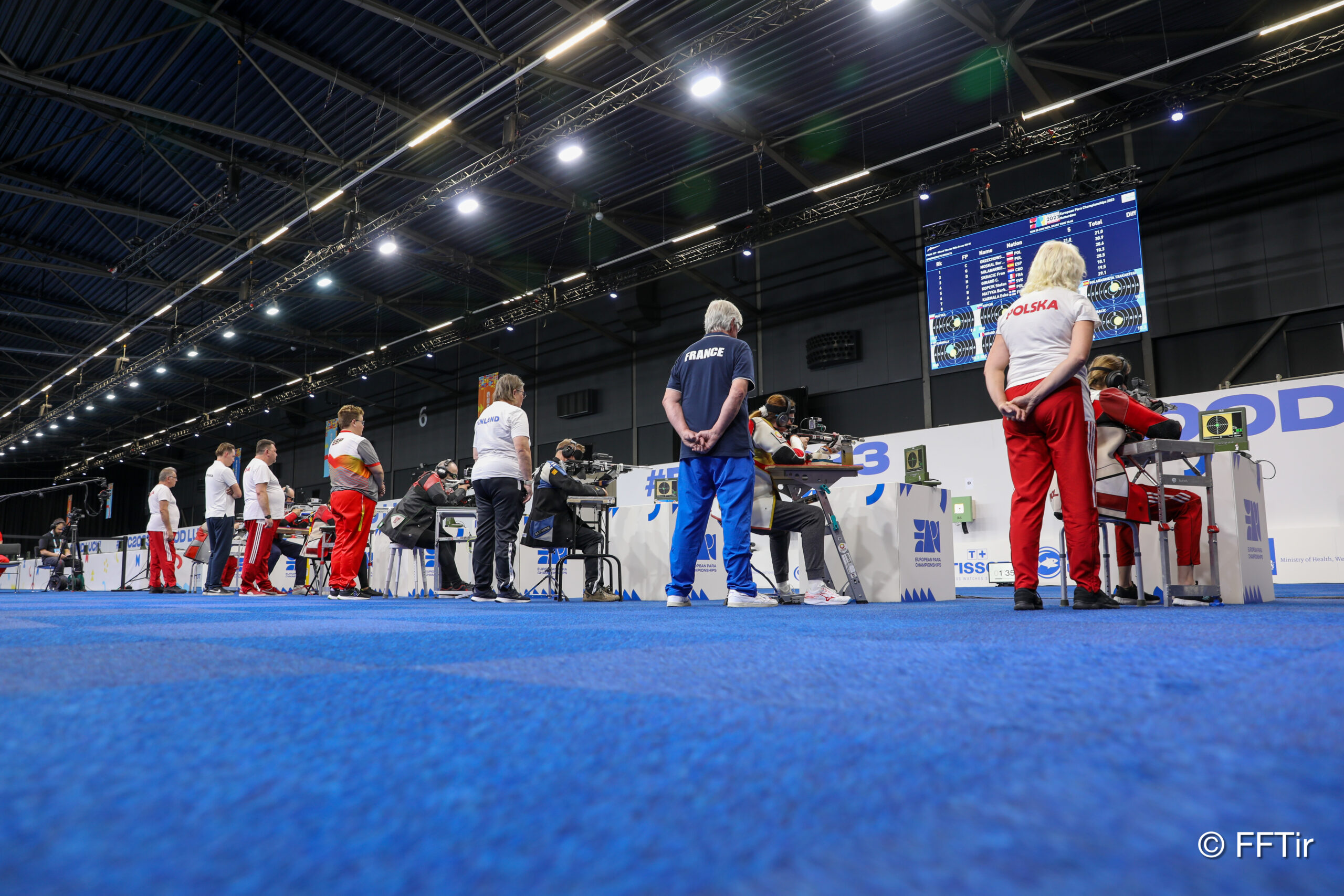 Photo: match de qualification VI-Prone du Championnat d'Europe WSPS à Rotterdam en 2023, vue génerale des tireurs des différentes nations.
Photo: VI-Prone qualification match of the European Championship WSPS in Rotterdam in 2023, general view of the shooters of the different nations.